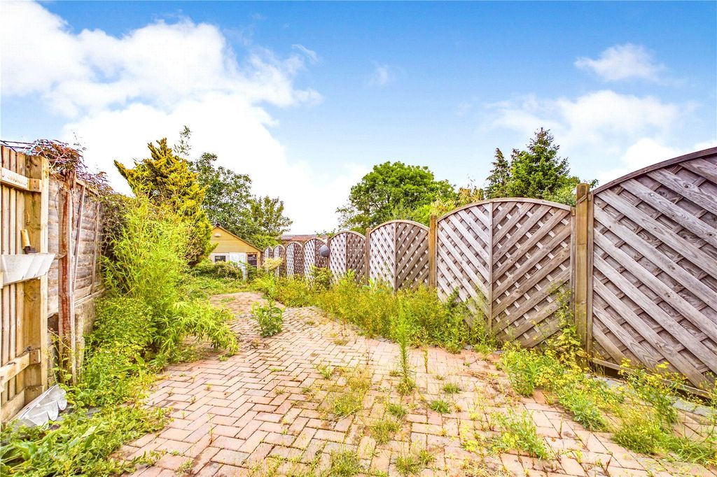 Additional image 13 of 2 bed terraced house to rentHambridge Road, Newbury, Berkshire RG14