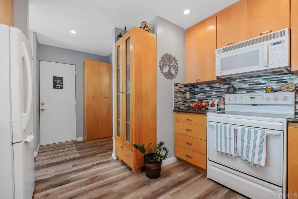 Additional image 36 of 1081 Woodlake Dr, Cardiff By The Sea, CA 92007