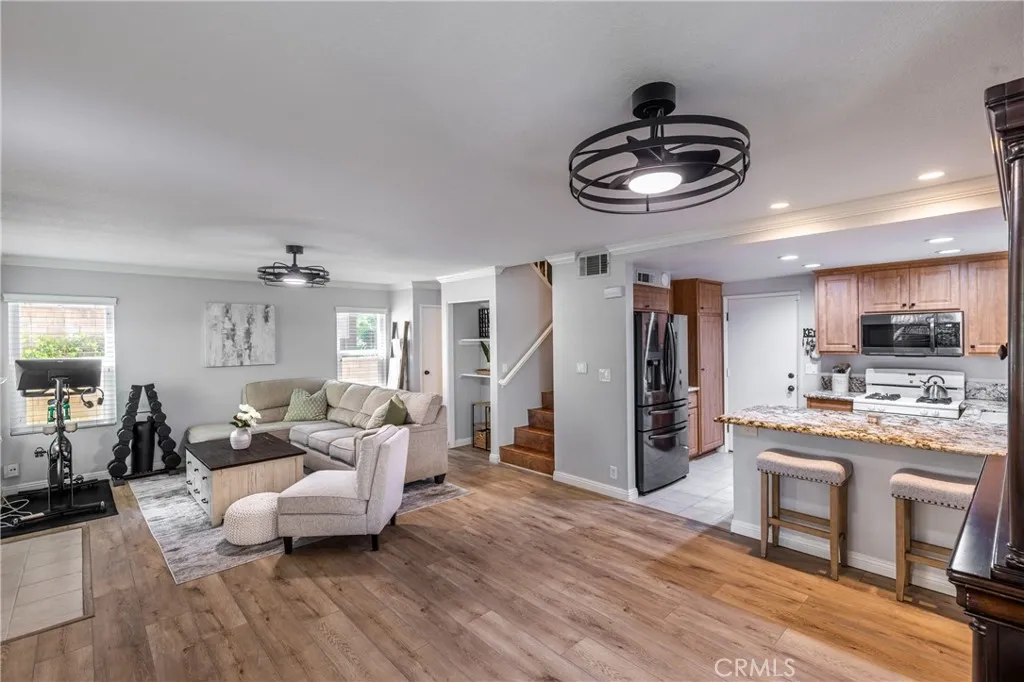Additional image 6 of 22701 Copper Hill Dr Unit 33, Saugus, CA 91350