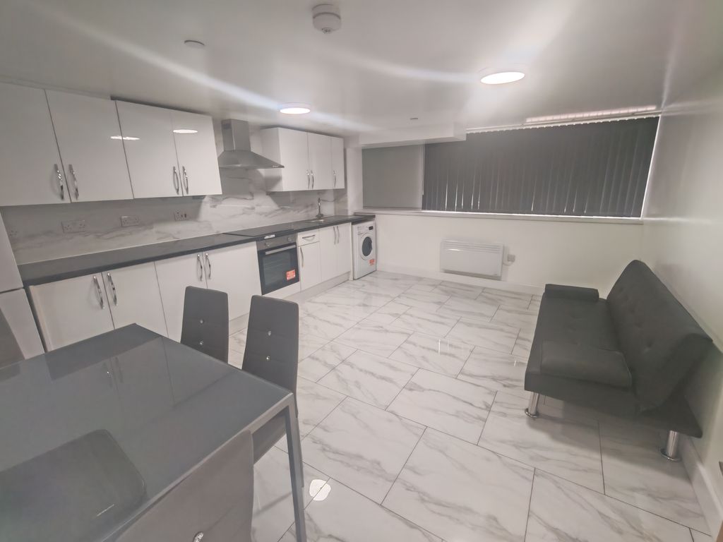 Additional image 2 of 2 bed flat to rentVictoria Road, Stafford ST16