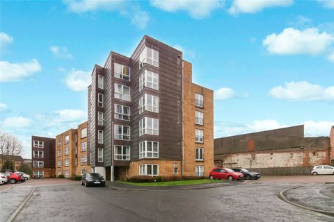 Mcphail Street, Glasgow, Lanarkshire G40