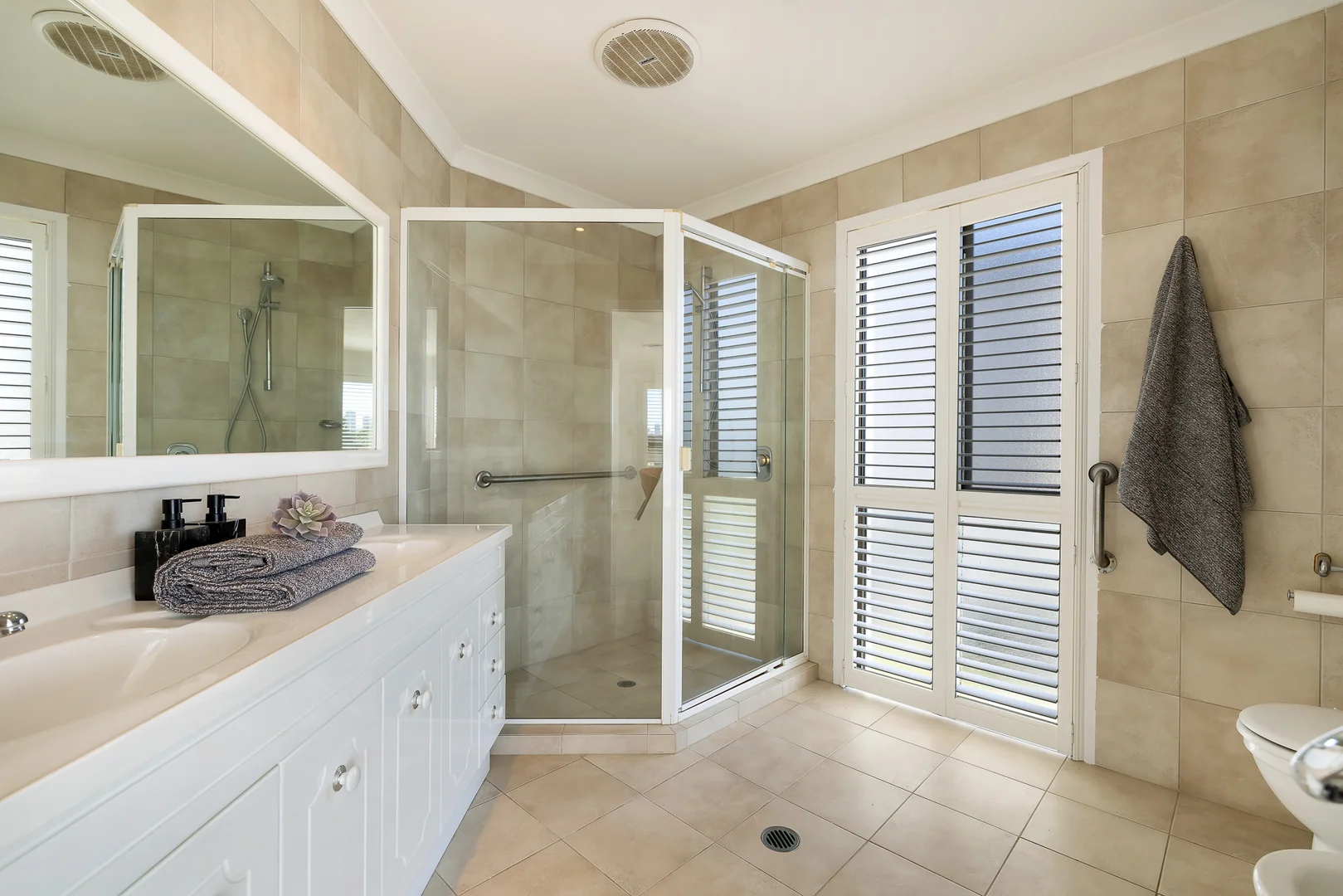Additional image 11 of 33 Blair Athol Crescent, Sorrento QLD 4217