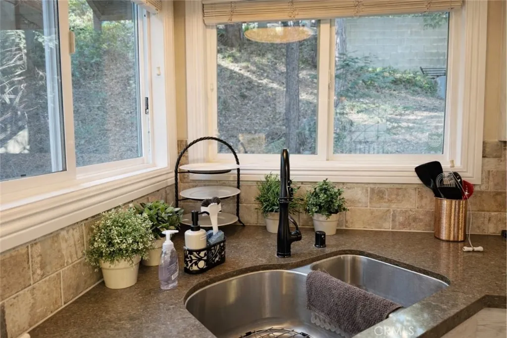Additional image 5 of 27334 Pinewood Drive, Lake Arrowhead, CA 92352