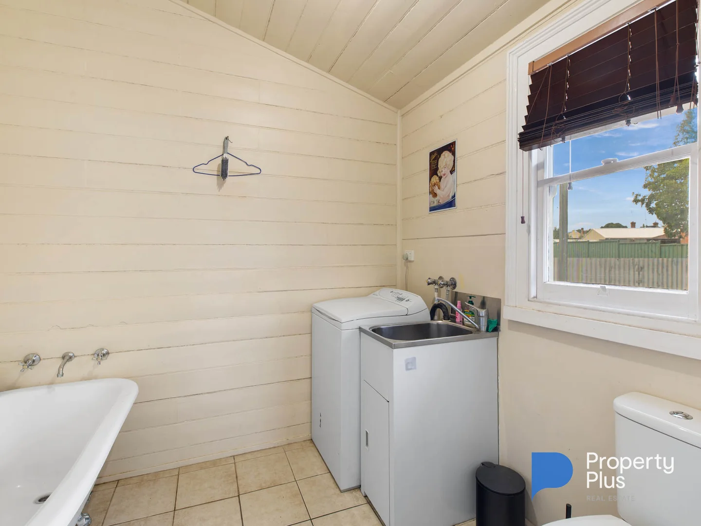 Additional image 8 of 2 North Western Road, St Arnaud VIC 3478
