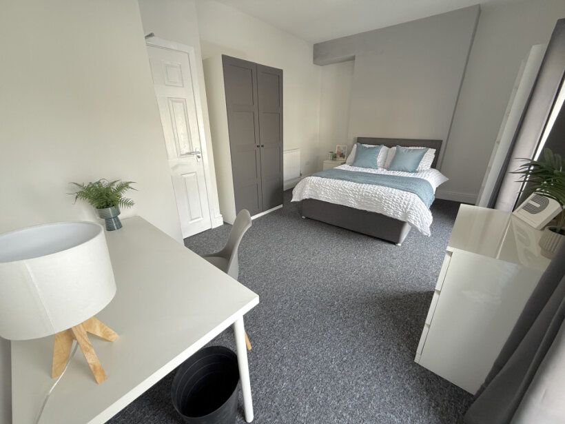 5 bed shared accommodation to rentYsgol Street, Swansea SA1 photo 3