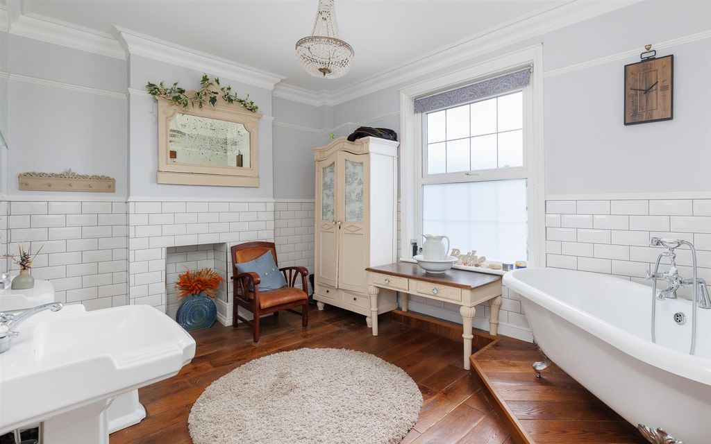 Additional image 13 of 4 bed semi-detached house for saleCowes, Isle Of Wight PO31