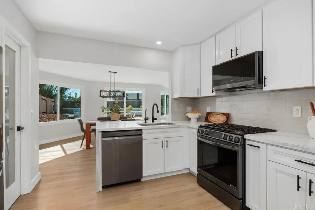 Additional image 11 of 4185 Combe Way, San Diego, CA 92122