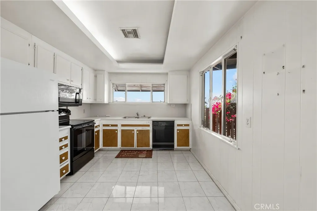Additional image 9 of 649 Atkins Dr, Glendale, CA 91206