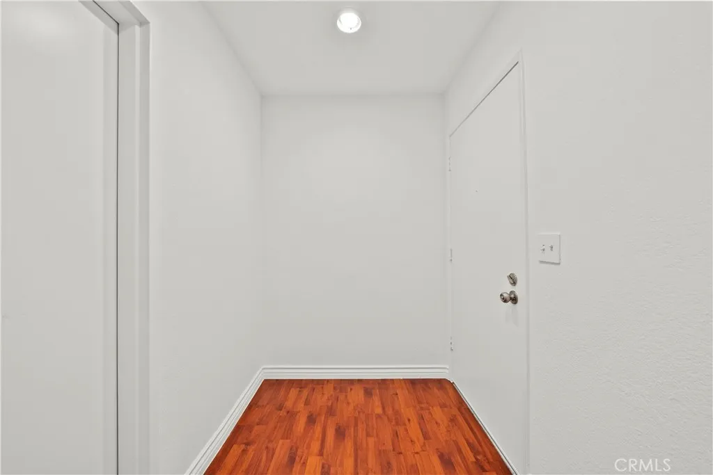 Additional image 6 of 22117 Burbank Blvd Unit 5, Woodland Hills, CA 91367