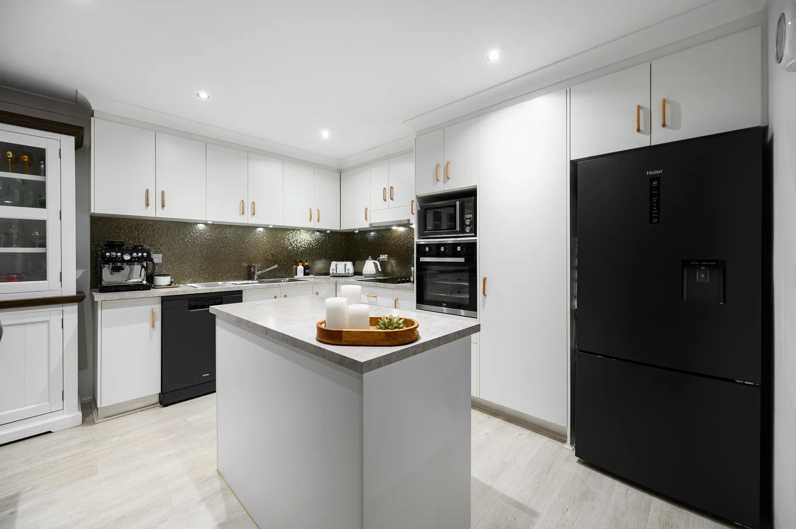 Additional image 6 of 1/11 Woodgate Place, Paradise Point QLD 4216