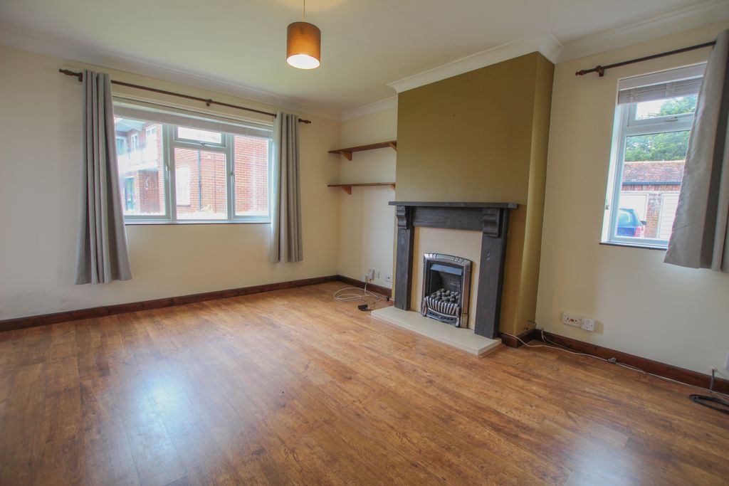 Additional image 2 of 2 bed flat to rentStroud Green, Newbury RG14