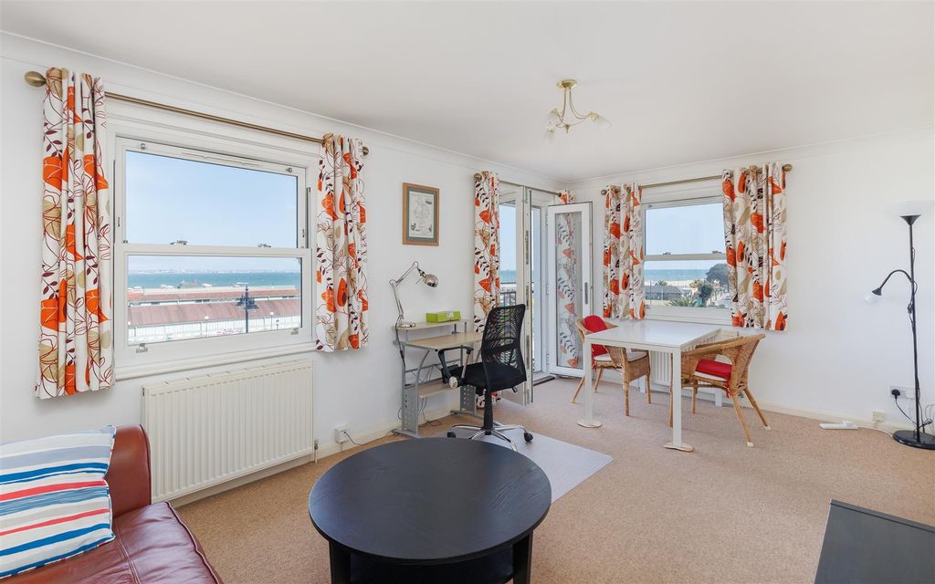 Additional image 5 of 2 bed flat to rentEsplanade, Ryde PO33