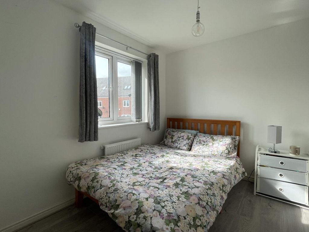 Additional image 9 of 3 bed semi-detached house to rentBolehyde Close, Swindon SN3