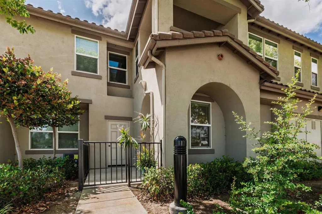 Additional image 56 of 451 Avenida De La Luna, Vista, CA 92083