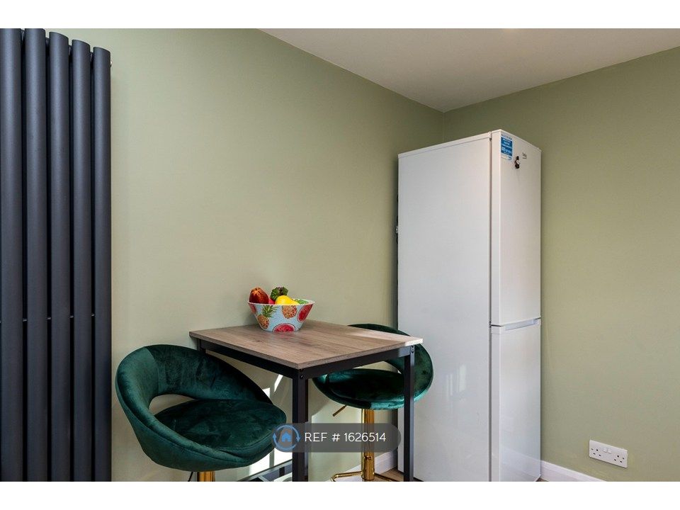 Additional image 9 of 4 bed semi-detached house to rentNorfolk Road, Horsham RH12