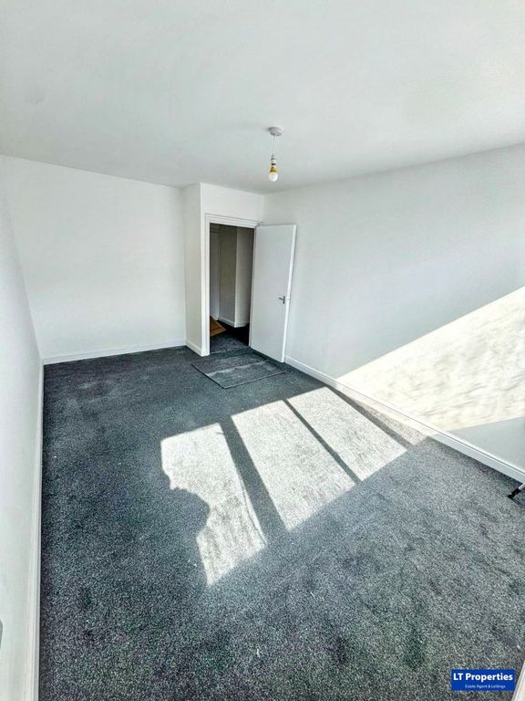1 bed flat to rentSummerview Court, Mill Street, Luton LU1 photo 5