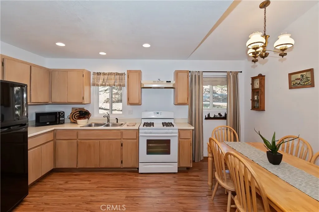 Additional image 32 of 39298 Lark, Big Bear Lake, CA 92315
