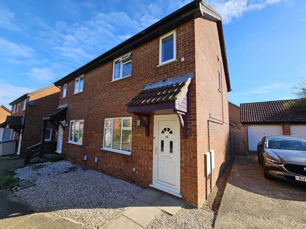 3 bed semi-detached house to rentLuton LU4