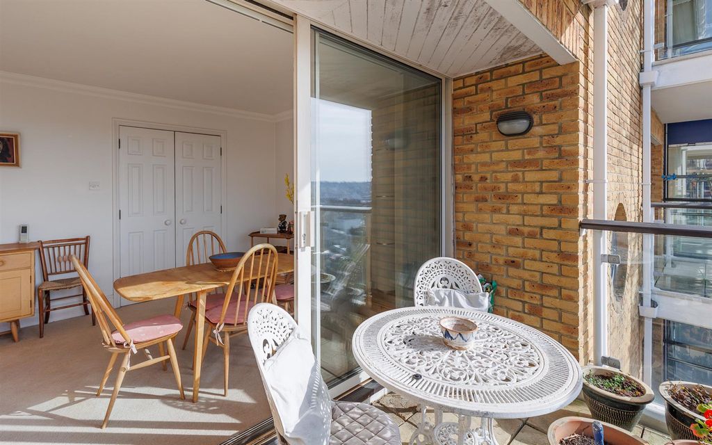 Additional image 10 of 3 bed flat for saleAdmiral Gardens, Cowes PO31