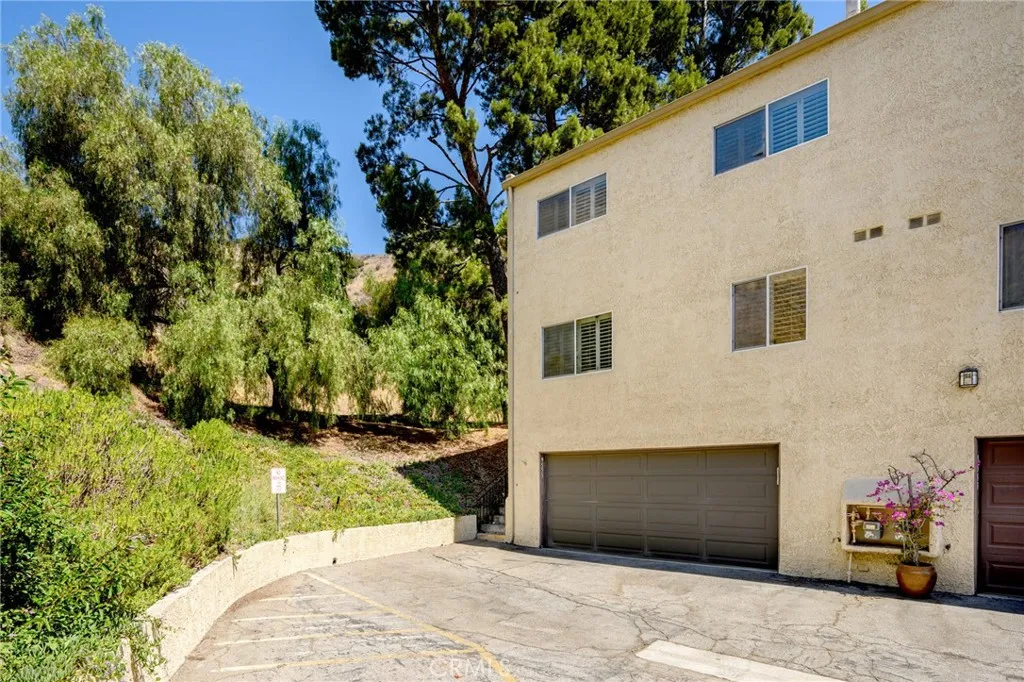 Additional image 66 of 9555 Via Venezia, Burbank, CA 91504