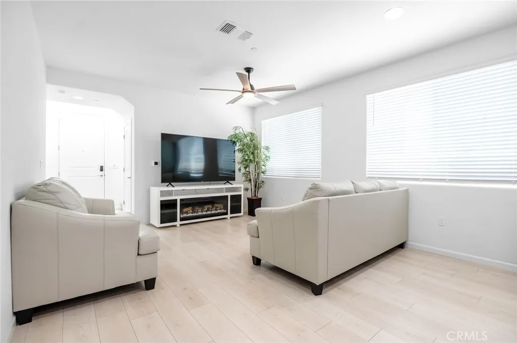 Additional image 7 of 3049 N Dudley St, Visalia, CA 93291