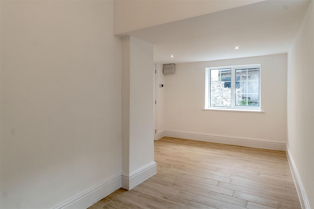Additional image 13 of 4 bed property to rentMarine Road, Oreston, Plymouth PL9