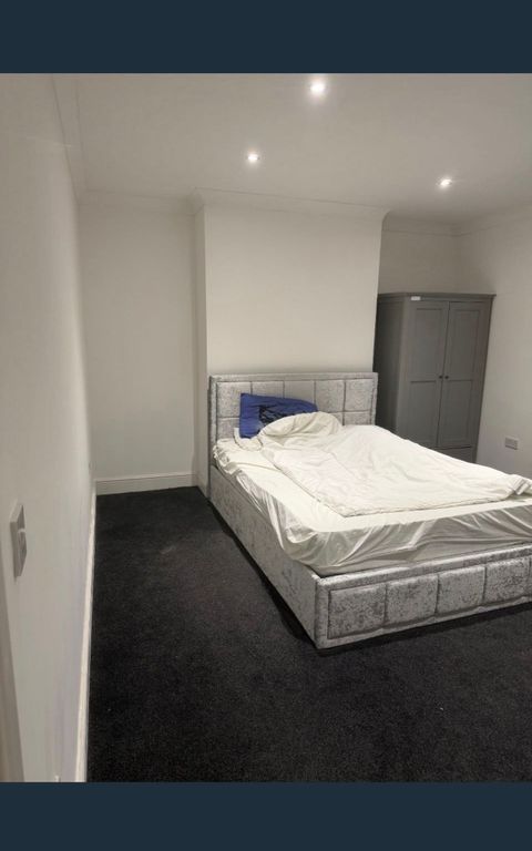 2 bed flat to rentHeanor DE75 photo 5
