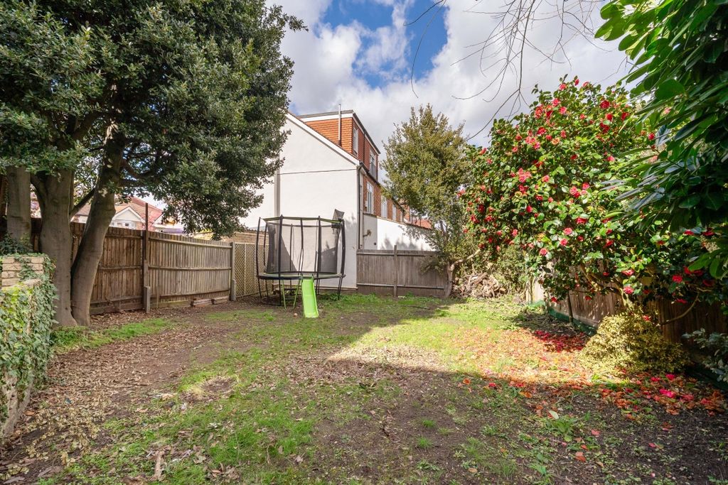 Additional image 7 of 3 bed semi-detached house to rentUpper Richmond Road West, Richmond TW10