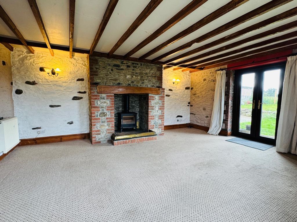 3 bed barn conversion to rentDrefach, Llanybydder SA40 photo 3