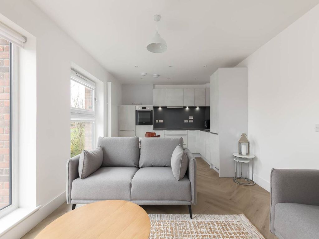 Additional image 3 of 1 bed flat to rentFestival Court, Festival Park, Glasgow G51