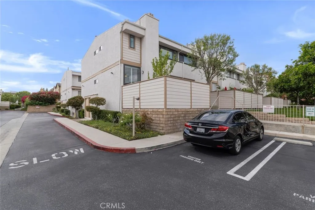 Additional image 3 of 10231 Independence Ave Unit C17, Chatsworth, CA 91311