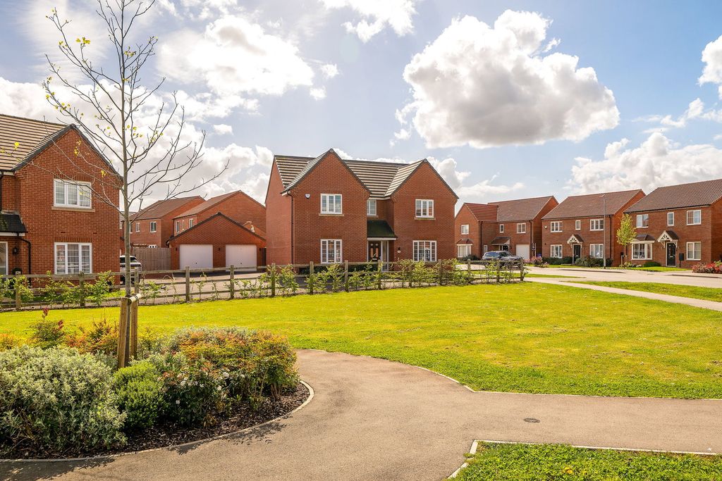 4 bed detached house to rentField Avenue, Saxilby LN1