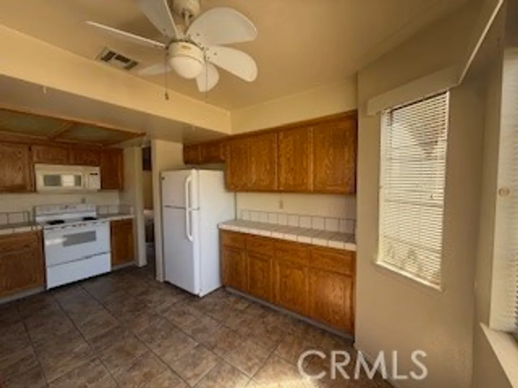Additional image 16 of 19218 Elm Drive, Apple Valley, CA 92308