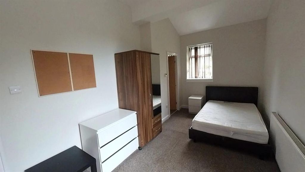 Additional image 6 of 11 bed semi-detached house to rentMauldeth Road Gatley, Manchester M20