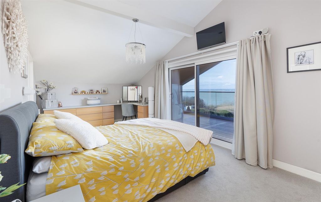 Additional image 8 of 5 bed detached house for saleBattery Road, Cowes PO31