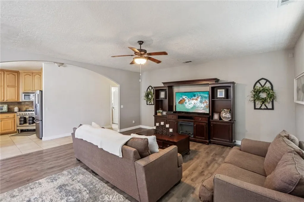 Additional image 45 of 8294 Aster Road, Oak Hills, CA 92344