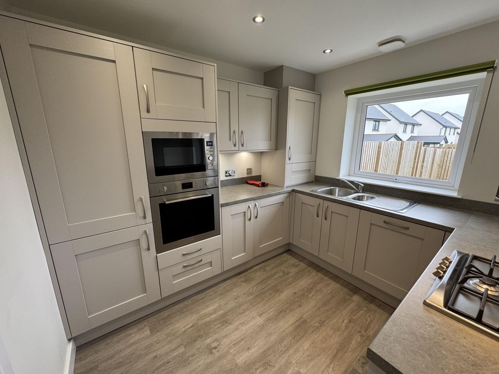 Additional image 6 of 3 bed semi-detached house to rent3 Strathgray Wynd, Dundee DD2