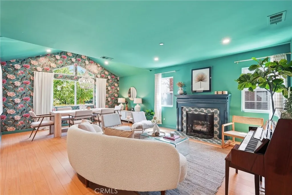 Additional image 48 of 435 Eton Drive, Burbank, CA 91504