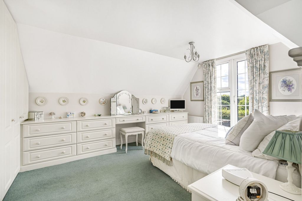 Additional image 17 of 2 bed detached house to rentDowns Lane, Leatherhead KT22