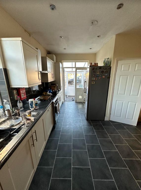 Additional image 8 of 6 bed semi-detached house to rentGloucester Road North, Bristol BS7