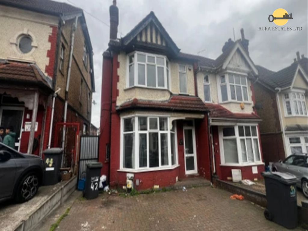 6 bed shared accommodation to rentWestbourne Road, Luton LU4