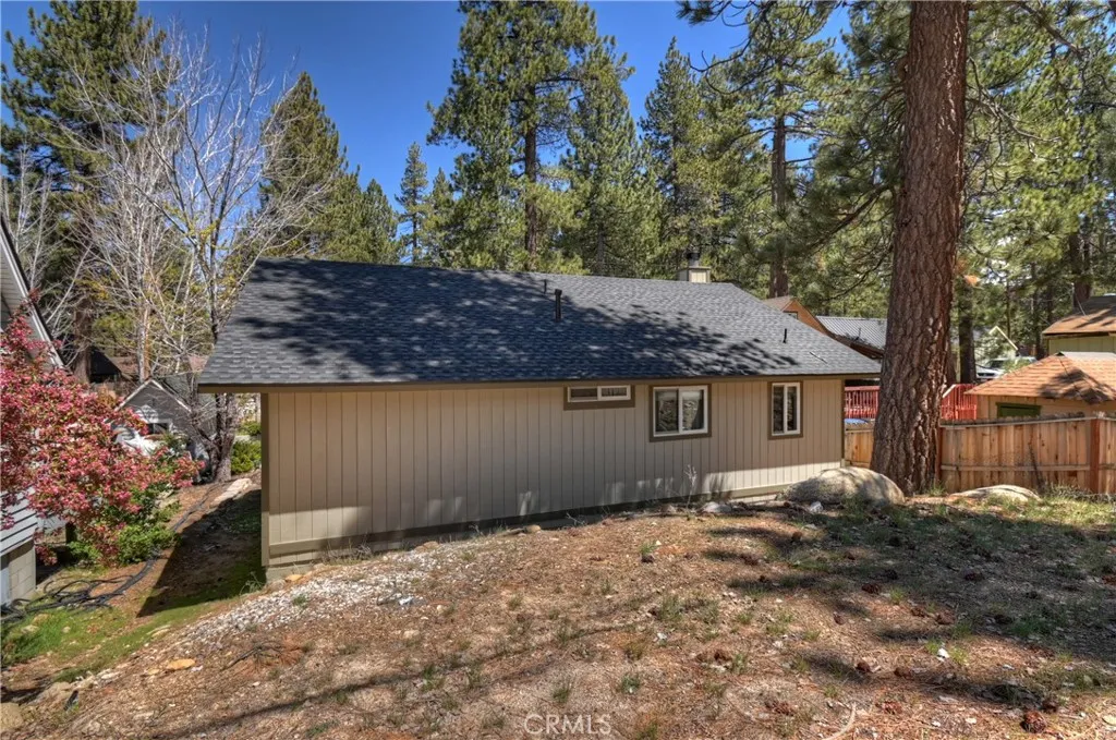 39298 Lark, Big Bear Lake, CA 92315