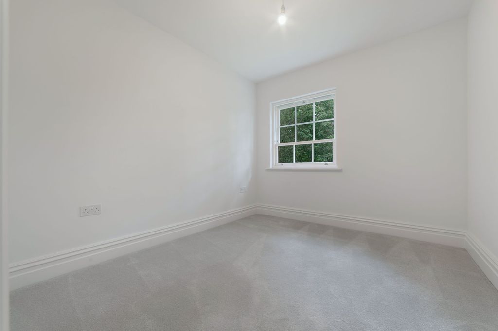 Additional image 8 of 4 bed terraced house to rentScholars Row, Sunningdale SL5