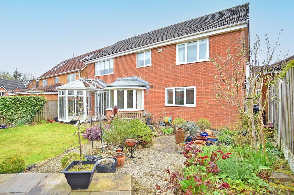 Additional image 21 of 5 bed detached house to rentBarnwell Crescent, Harrogate HG2