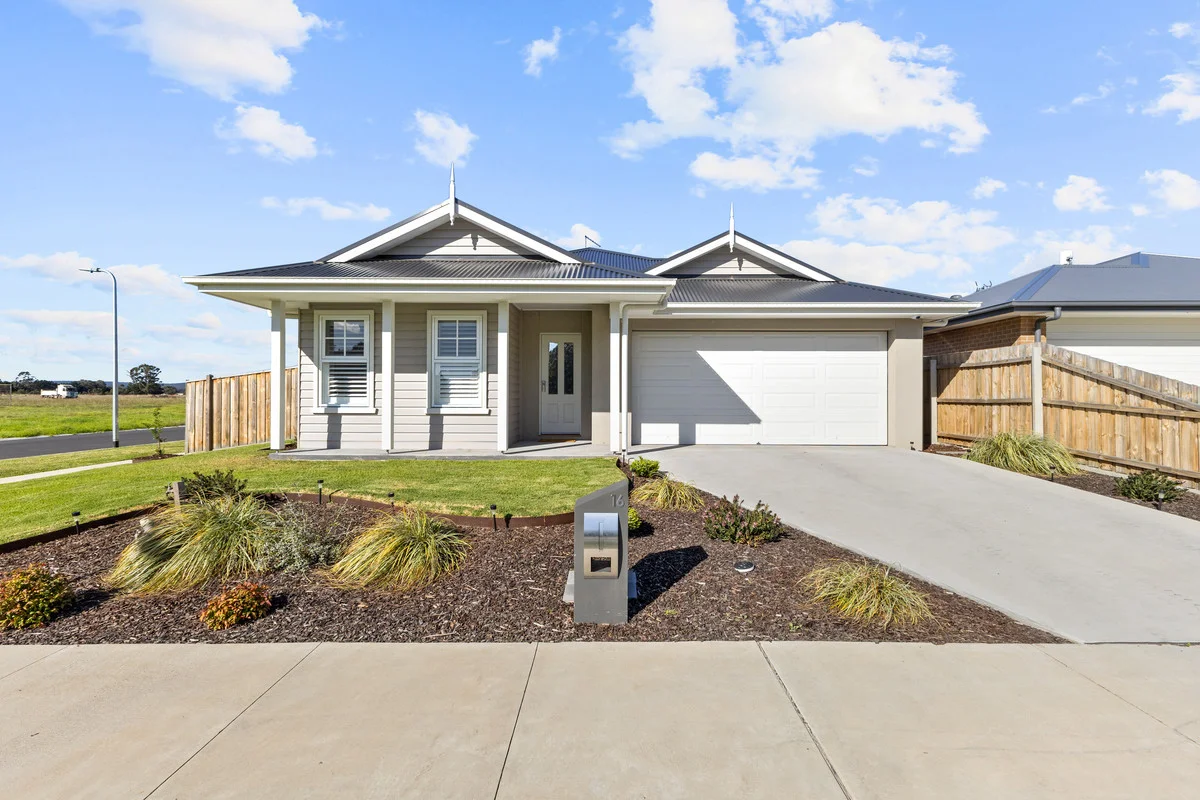 16 Mill Lane, Rosedale VIC 3847