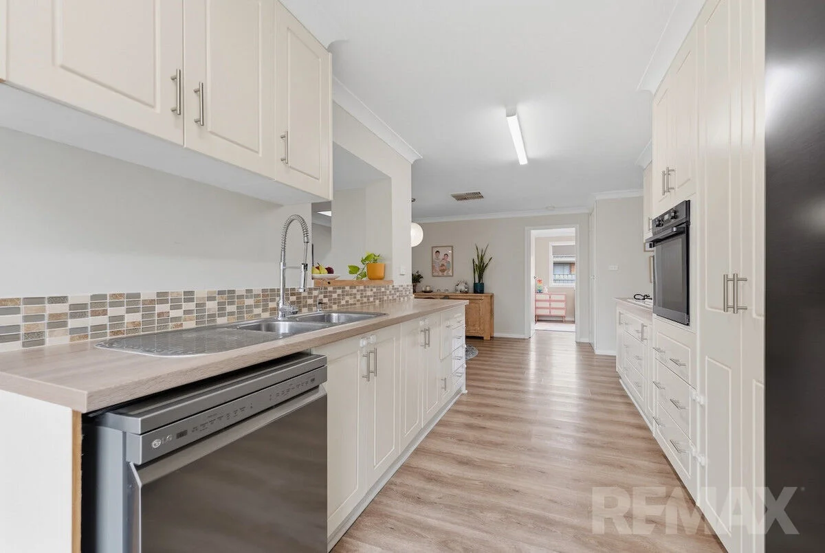 Additional image 6 of 55 Geneva Crescent, Lake Albert NSW 2650