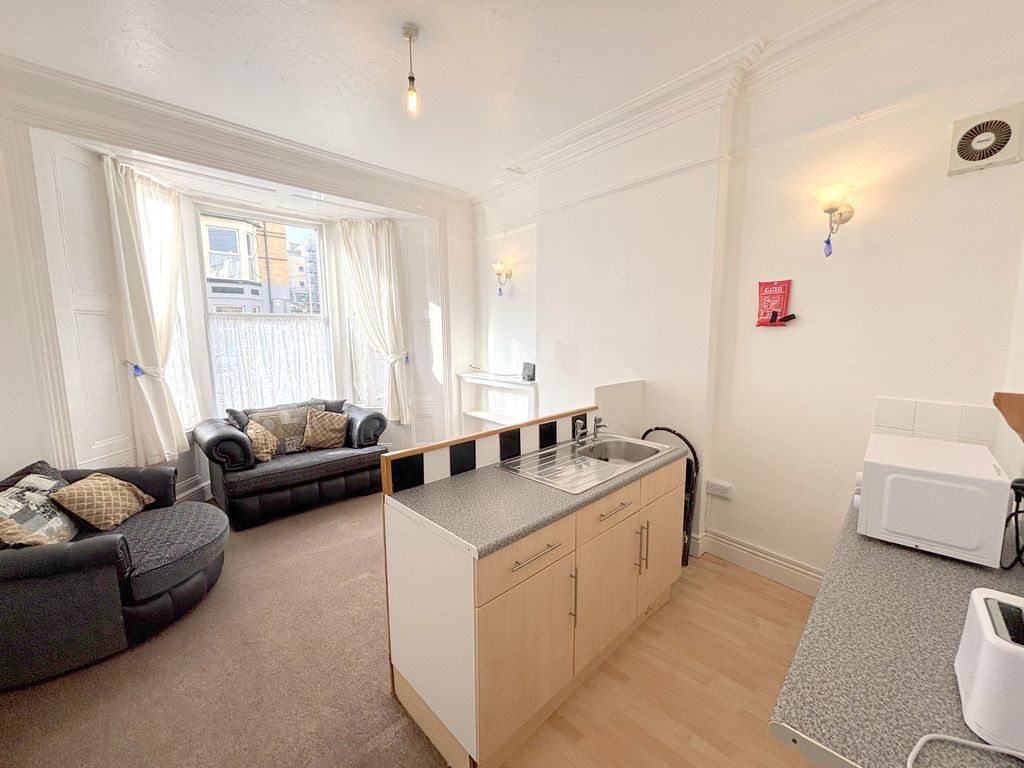 Additional image 3 of 1 bed flat to rentRiver Street, Rhyl, Denbighshire LL18