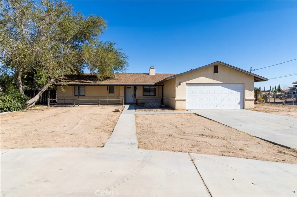 19014 Vine St, Hesperia, CA 92345 photo 2