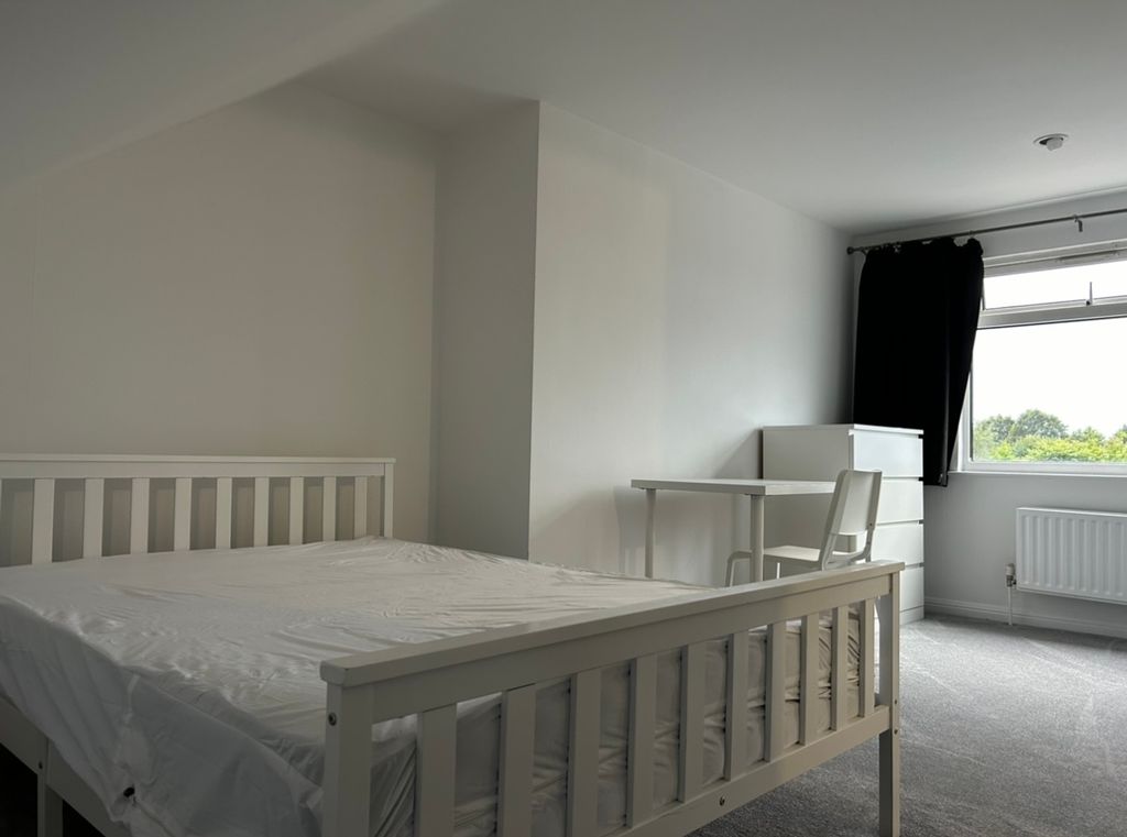 Additional image 3 of 7 bed semi-detached house to rentBraemar Crescent, Bristol BS7