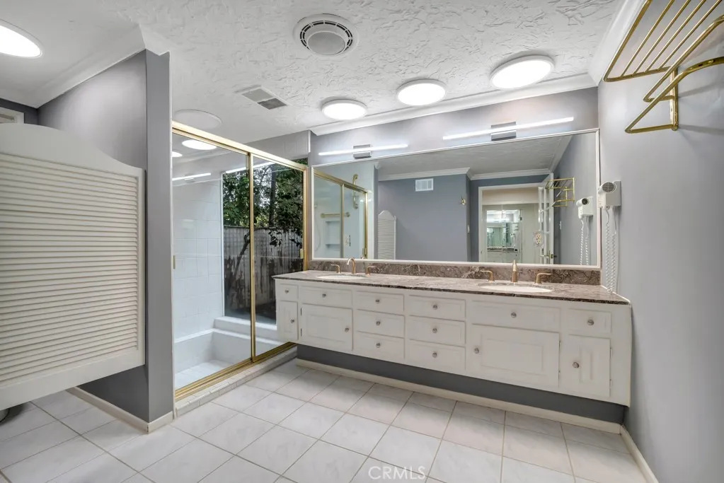 Additional image 32 of 4809 Queen Victoria Road, Woodland Hills, CA 91364